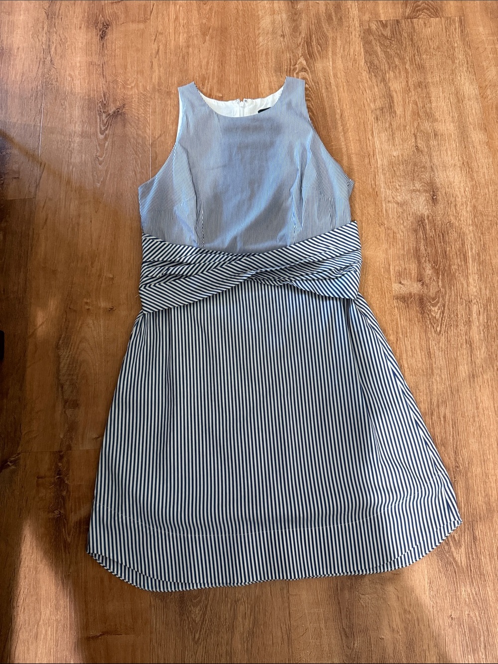 Ann Taylor Sleeveless Dress with Twist Waist size 8